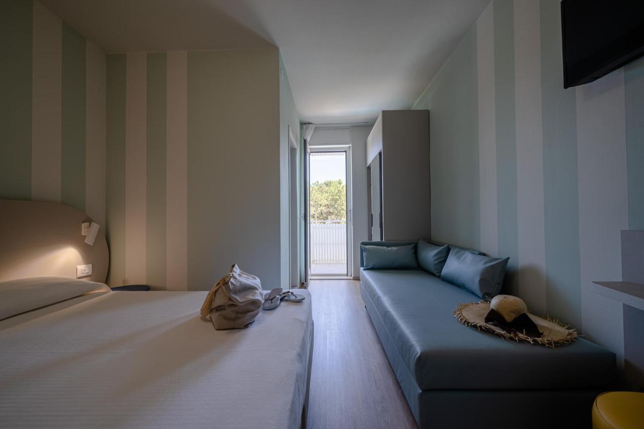Hotel Smeraldo Lignano Sabbiadoro Esterno foto