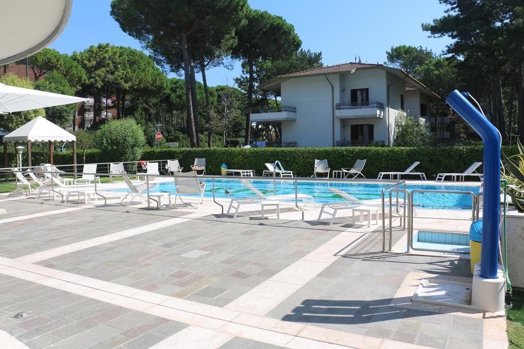 Hotel Smeraldo Lignano Sabbiadoro Esterno foto