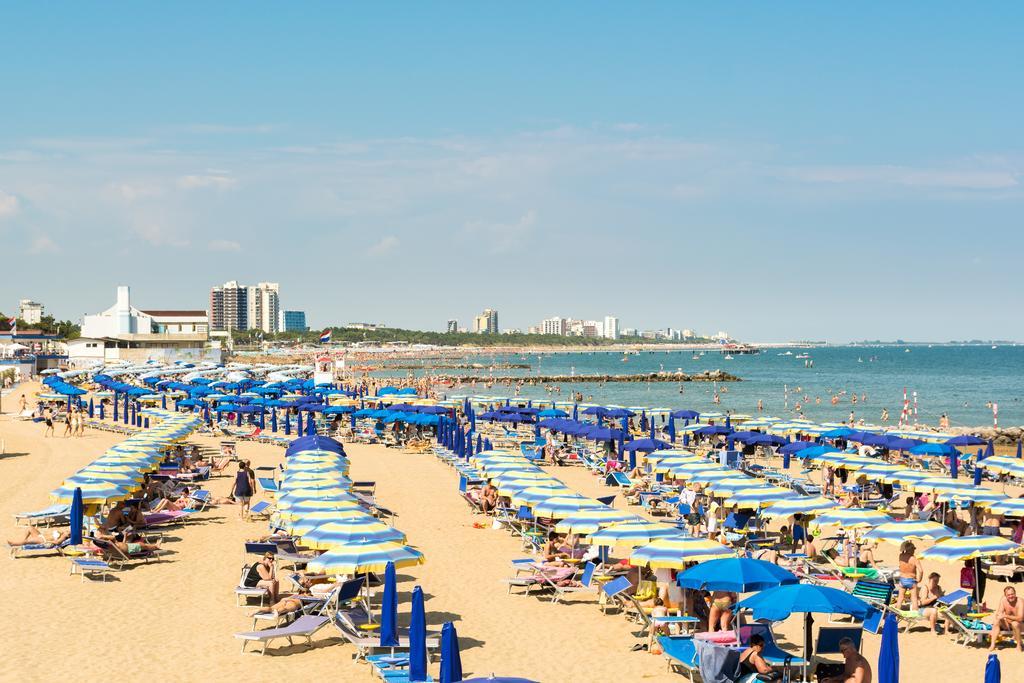 Hotel Smeraldo Lignano Sabbiadoro Esterno foto