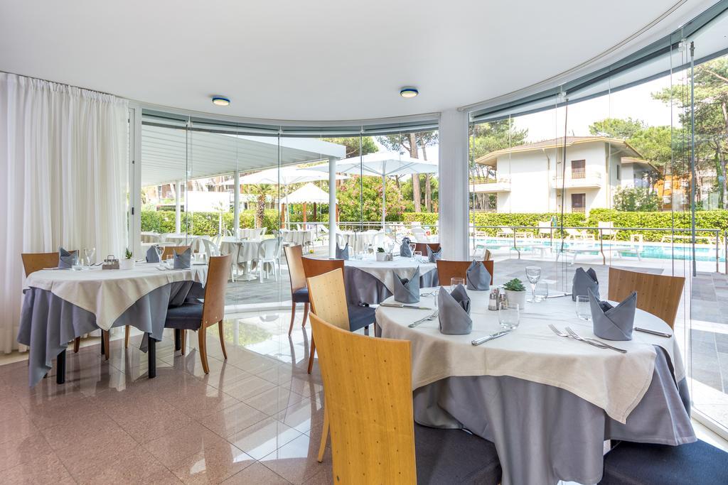 Hotel Smeraldo Lignano Sabbiadoro Esterno foto