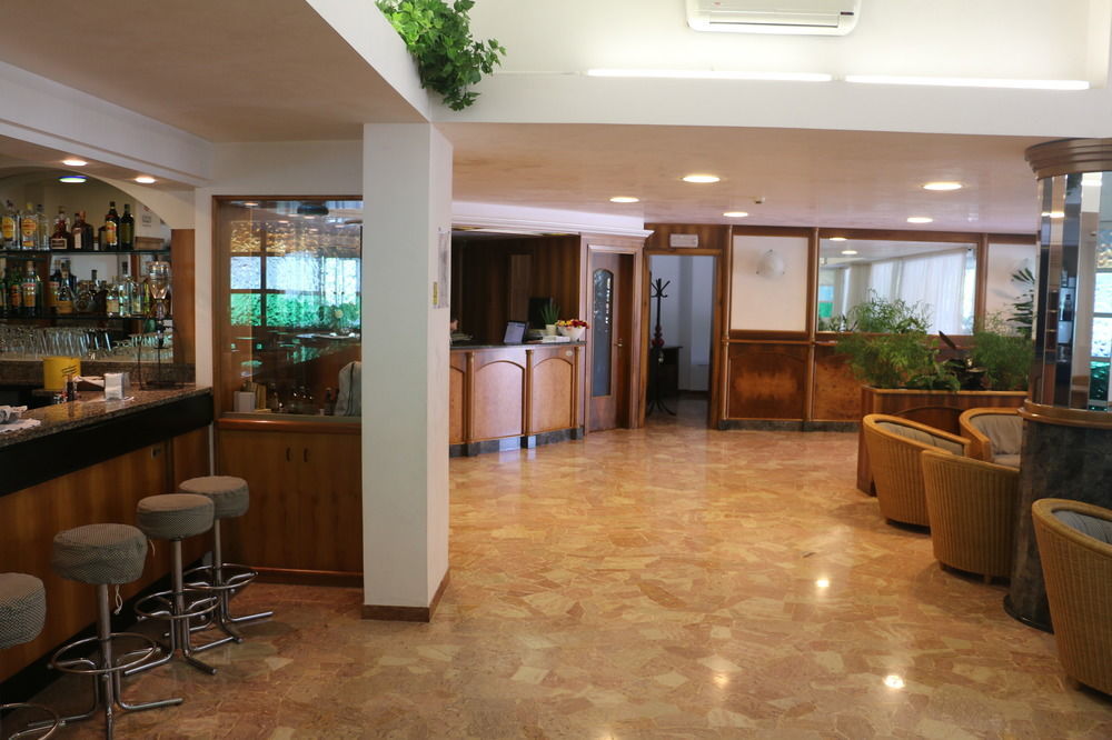 Hotel Smeraldo Lignano Sabbiadoro Esterno foto
