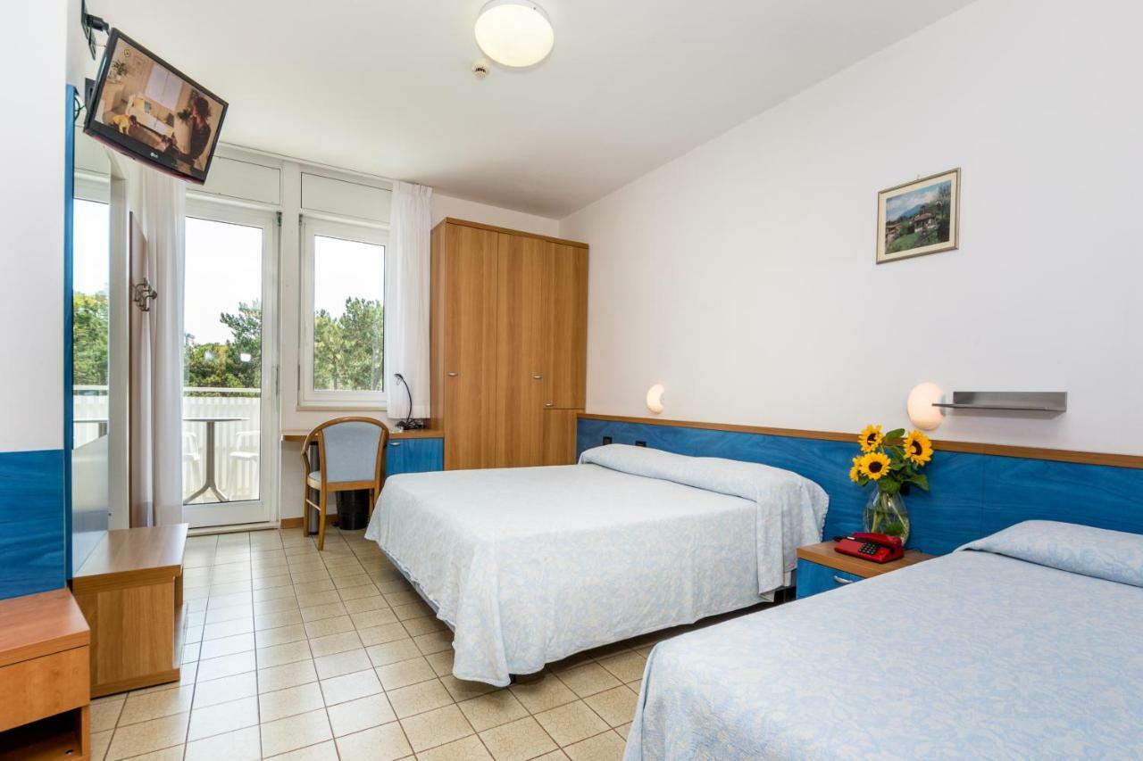 Hotel Smeraldo Lignano Sabbiadoro Esterno foto